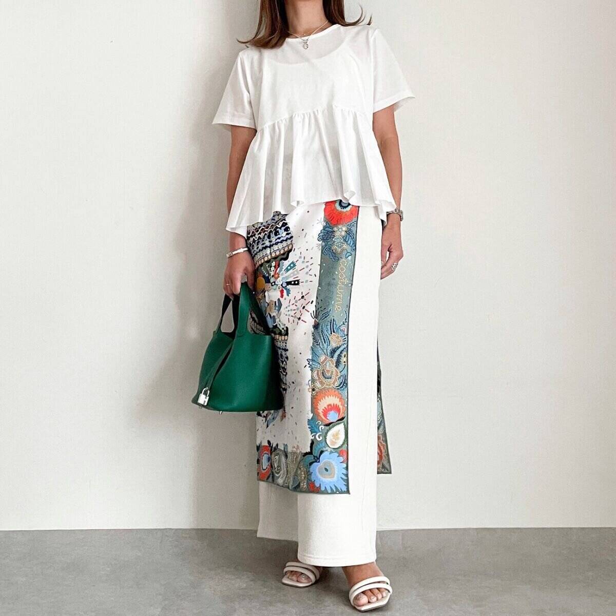 GUって若い子向けでしょ…を覆す！30〜40代にこそ似合うフレアトップスの着こなし術