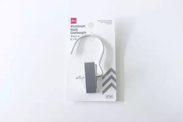 もっと買わなくて後悔…クローゼットがすっきり整う！100均の小さな収納グッズ