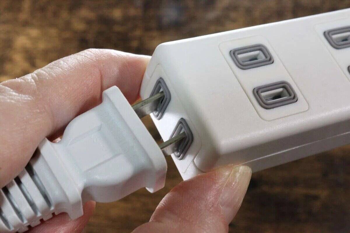 ダイソーが本気出しすぎてて怖い…！専門店顔負けなのに700円台♡優秀すぎる電気小物3選
