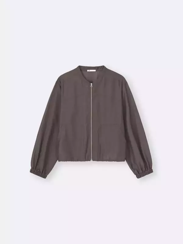 人気でもうサイズ欠けも！？GUのきれいめライトアウターは早めのゲットをおすすめします！