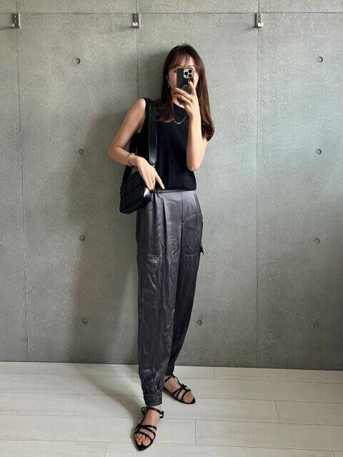 大変…GUで値下げされてるよ～！セットで使えば速攻お洒落♡むしろ今から使える黒アイテム