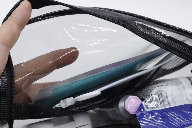 ダイソーで買って損なし！ありそうでなかった内ポケ付のクリアポーチ