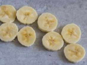 バター不使用なのにしっとりふわふわ！ぐるぐる混ぜるだけ超簡単「バナナケーキ」のレシピ