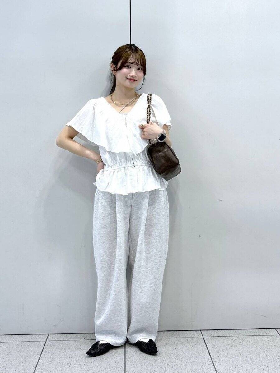 夏は1枚着るだけで上品「白ブラウス」が大活躍！周りと差がつく！涼しげコーデ5style