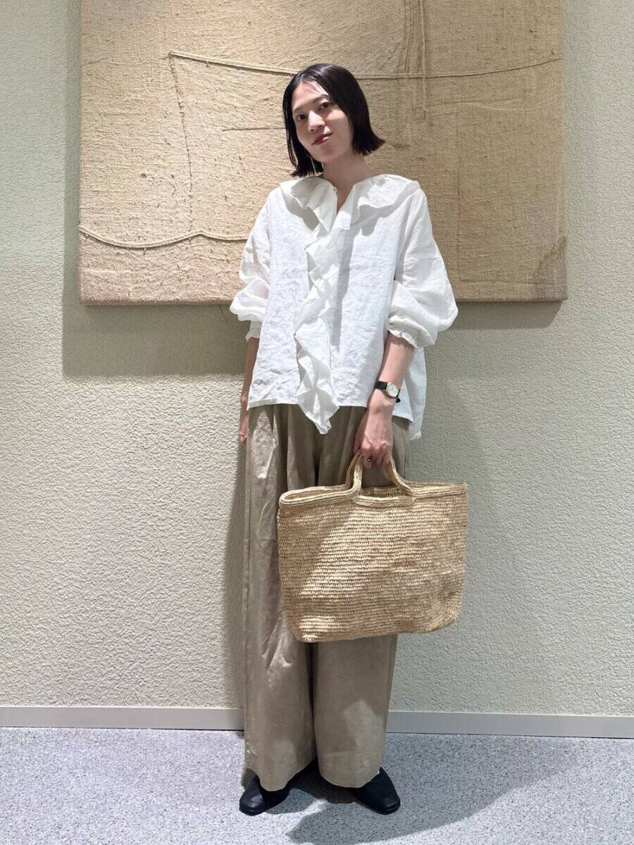 夏は1枚着るだけで上品「白ブラウス」が大活躍！周りと差がつく！涼しげコーデ5style