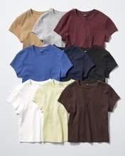 ユニクロのTシャツは何色が使える？6色買った筆者が着回し力を徹底比較！