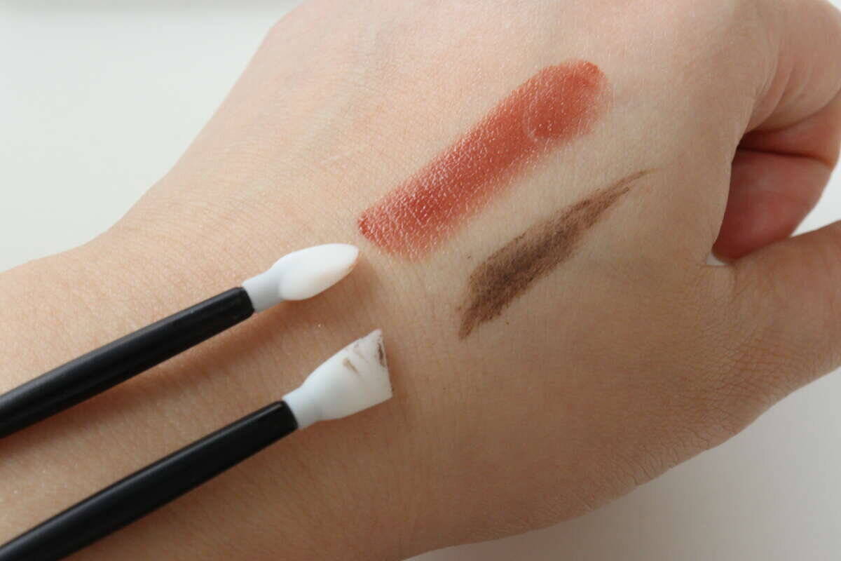 「扱いやすくて手入れもしやすいって神かよ」ポーチに常備したい100均便利グッズ