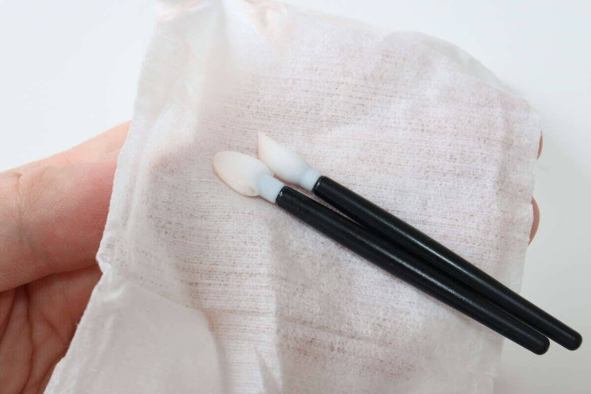 「扱いやすくて手入れもしやすいって神かよ」ポーチに常備したい100均便利グッズ