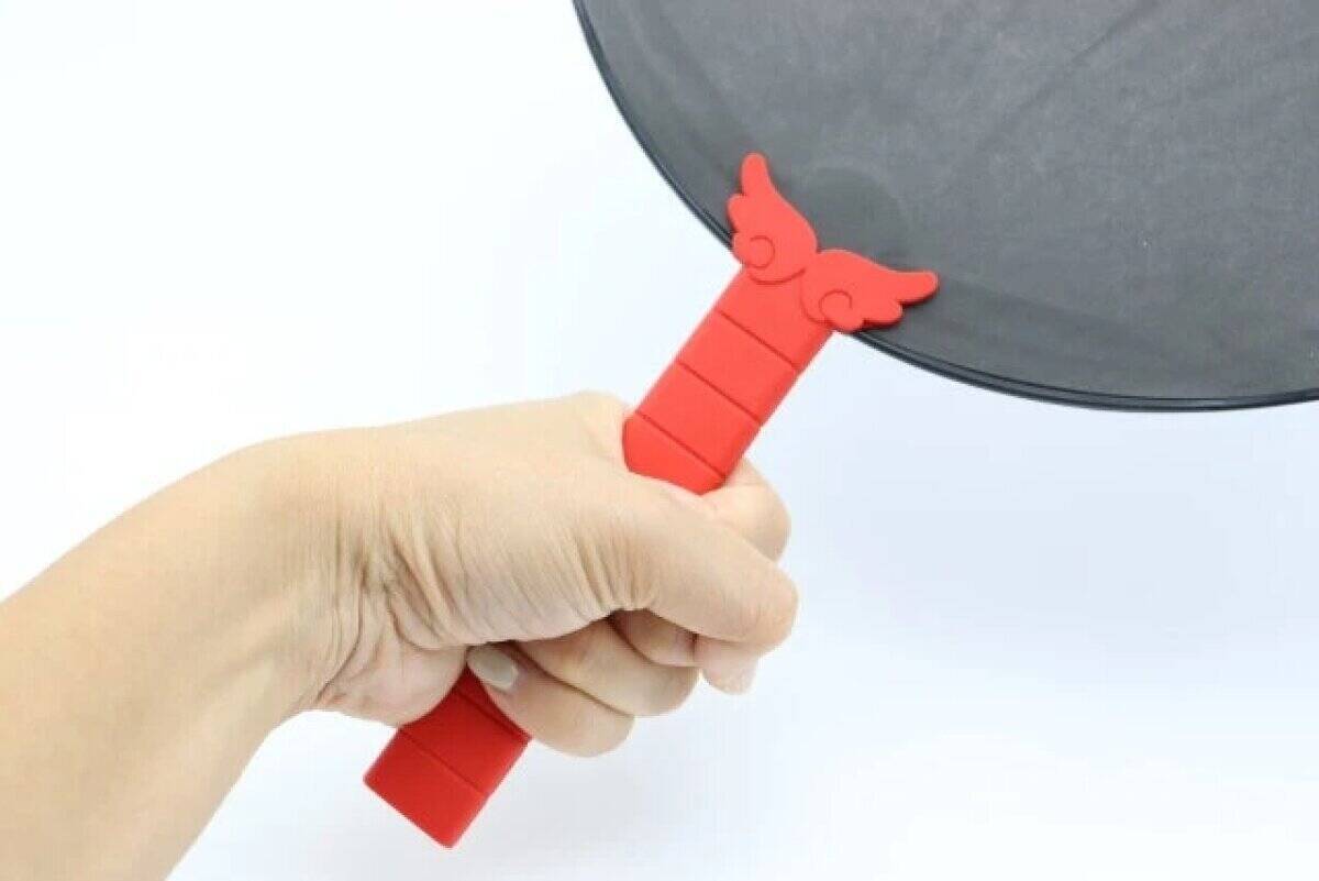 発想力に拍手喝采！「立てればいいのか…」持て余しがちな缶バッジを活用できる100均グッズ
