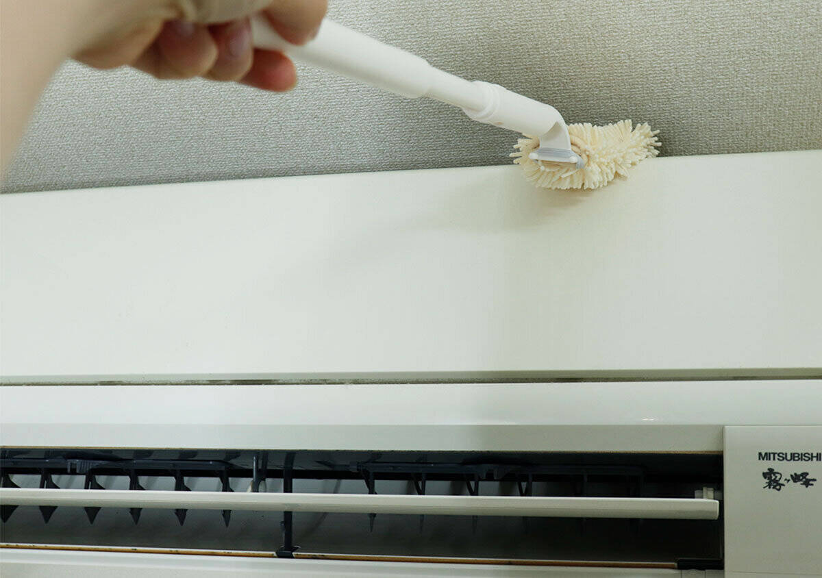 2WAYで使えて長さも変えられる！繰り返し使える100均の優秀お掃除モップ