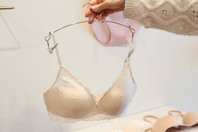 ユニクロの本気がスゴイ…♡1回着たらヤミツキ！体温で身体になじむブラ