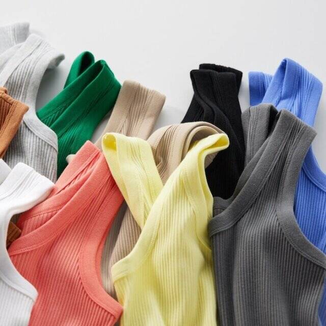 ユニクロでイロチ買い案件発生中！秋までガンガン着倒せる！キレイ色トップスが全部欲しい♡