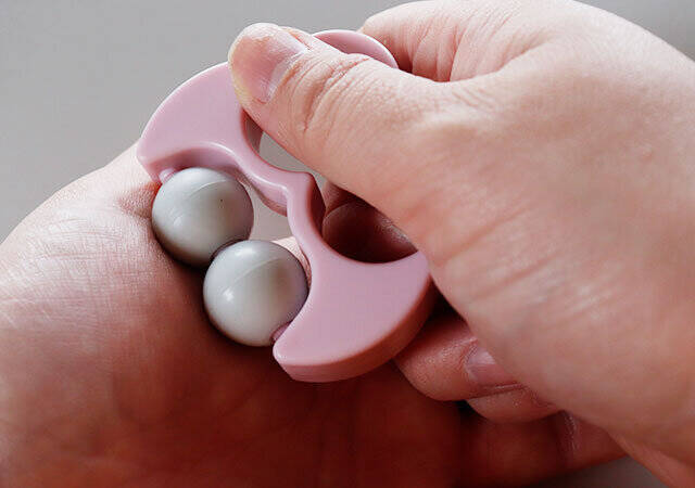 ダイソーで何気なく買ったら沼だった…ポーチに入れて常に持っておきたい！癖になる癒しグッズ