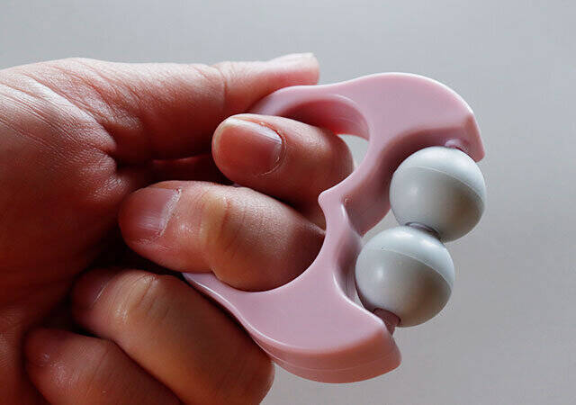 ダイソーで何気なく買ったら沼だった…ポーチに入れて常に持っておきたい！癖になる癒しグッズ