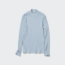 ユニクロで今買うならコレ！春まで活躍♡メインでもインナーでも使える「万能トップス」