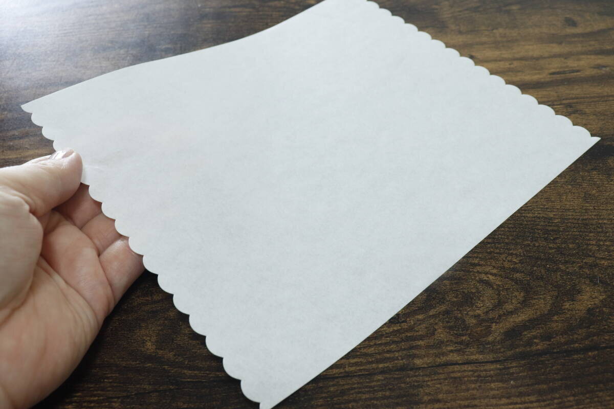 100均の“噂の紙”が凄すぎた！「こんなに吸収するの！？」クオリティも抜群な優秀商品