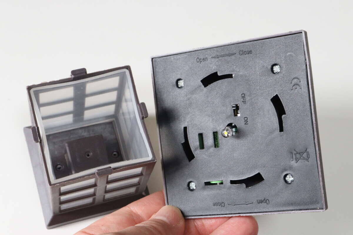 ダイソーさん値段間違えてない！？200円にしてはクオリティ高すぎ！自動で使える高機能ライト