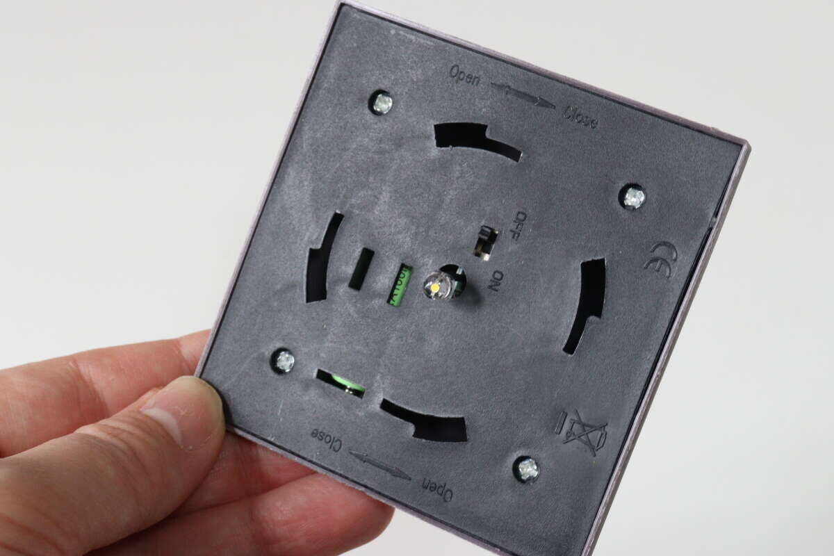 ダイソーさん値段間違えてない！？200円にしてはクオリティ高すぎ！自動で使える高機能ライト