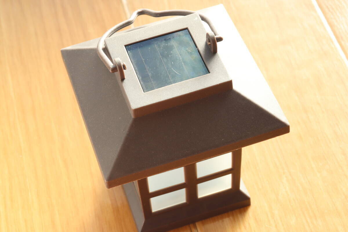 ダイソーさん値段間違えてない！？200円にしてはクオリティ高すぎ！自動で使える高機能ライト