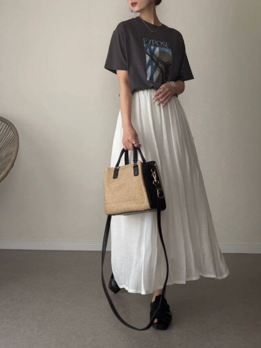 ただのワンツーコーデは手抜きに見えちゃう！大人の「Tシャツ」おしゃれな着こなし方