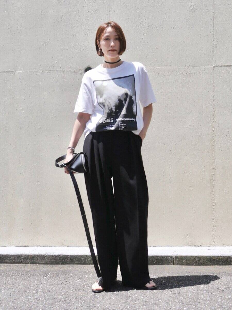 ただのワンツーコーデは手抜きに見えちゃう！大人の「Tシャツ」おしゃれな着こなし方