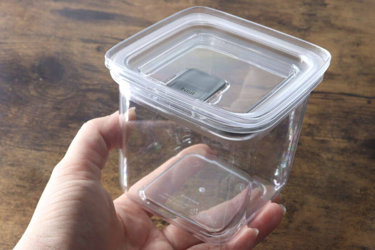 100均で200円！「調味料や粉モノの収納に困ってる人に教えたい…」優秀な保存容器