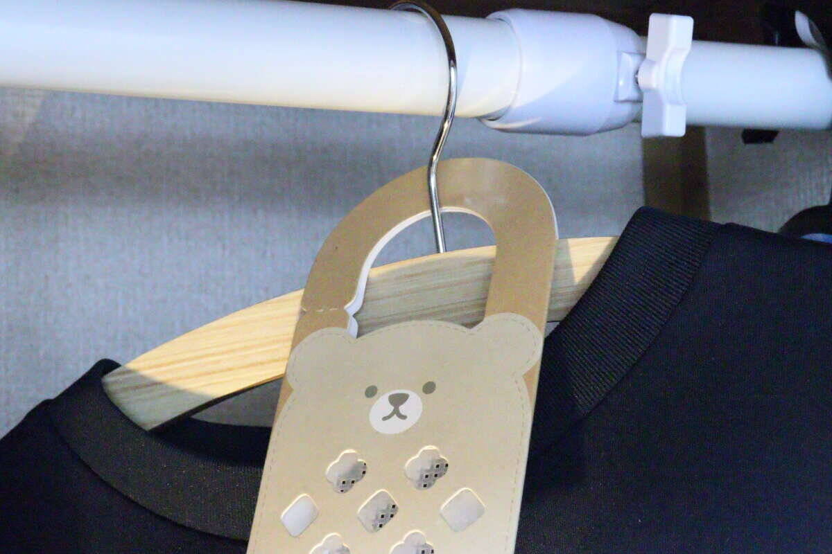 100均のほうが優秀じゃん！大手メーカー品より断然安い！設置方法も選べるアレの対策グッズ