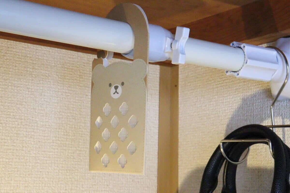 100均のほうが優秀じゃん！大手メーカー品より断然安い！設置方法も選べるアレの対策グッズ