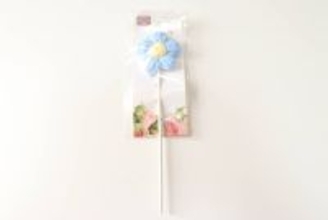 お洒落だわ～！自分用にも欲しくなる♡100均の毛糸でできた枯れないお花