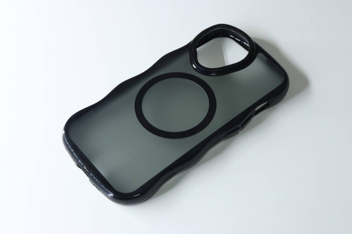 300円だけど…むしろお得に感じるわ～！快適性が爆上がりする！スマホケース