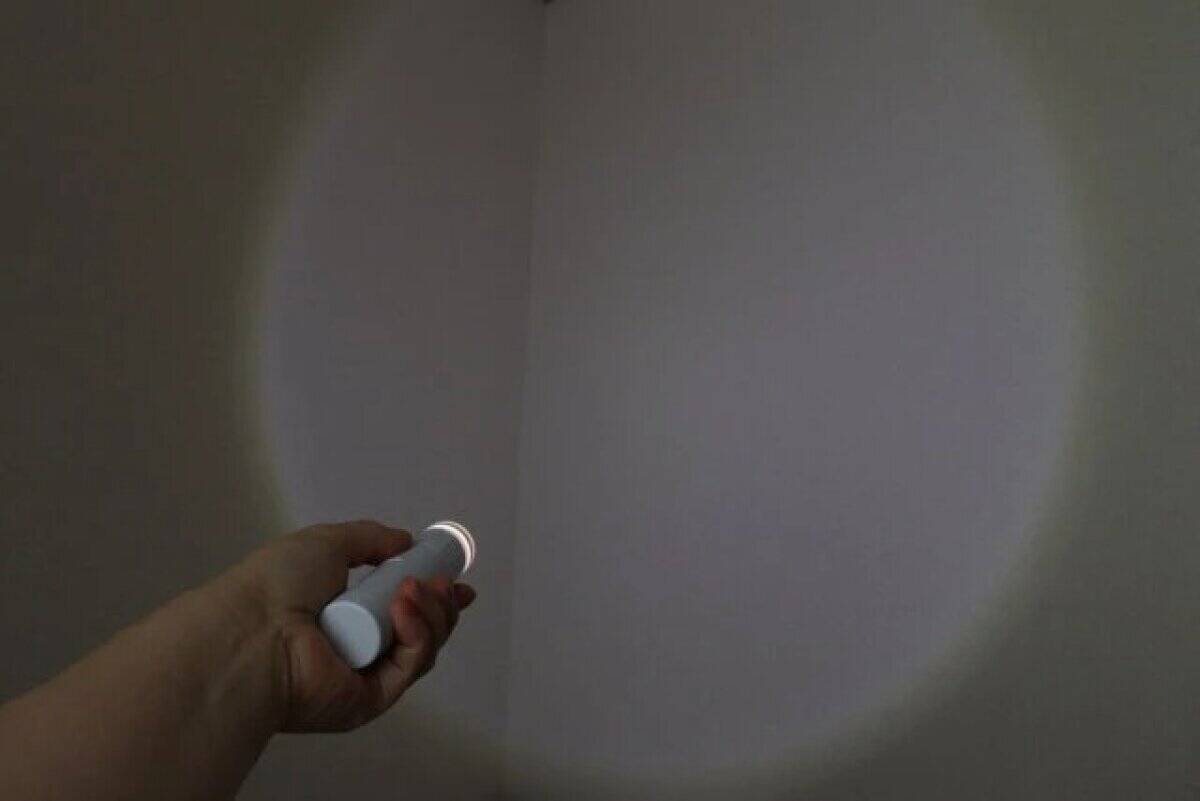 もう電気屋さんで買えなくなるわ…コスパ抜群な100均の高機能ライト3選
