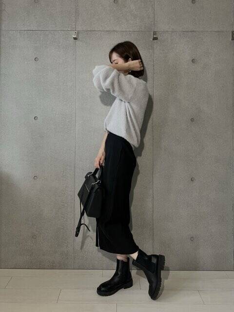 GUで一目惚れしてイロチ買い！はくだけでスタイルアップ♡色っぽタイトスカートコーデ