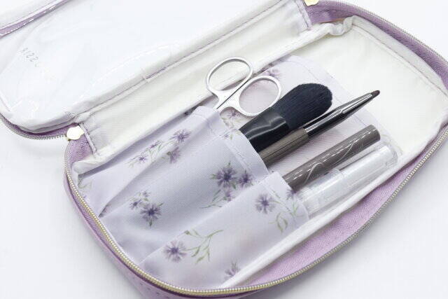 ダイソーで何気なく買ったら最高でした！必要な分をスマートに持ち運べるポーチ