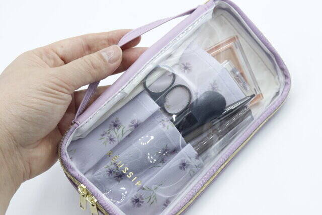 ダイソーで何気なく買ったら最高でした！必要な分をスマートに持ち運べるポーチ