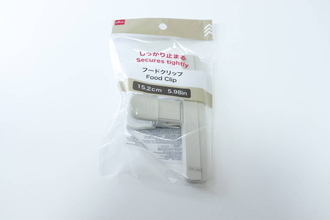 何に使うかわかる～？ワイドサイズでしっかり留まる！弱点を克服した100均の優秀クリップ