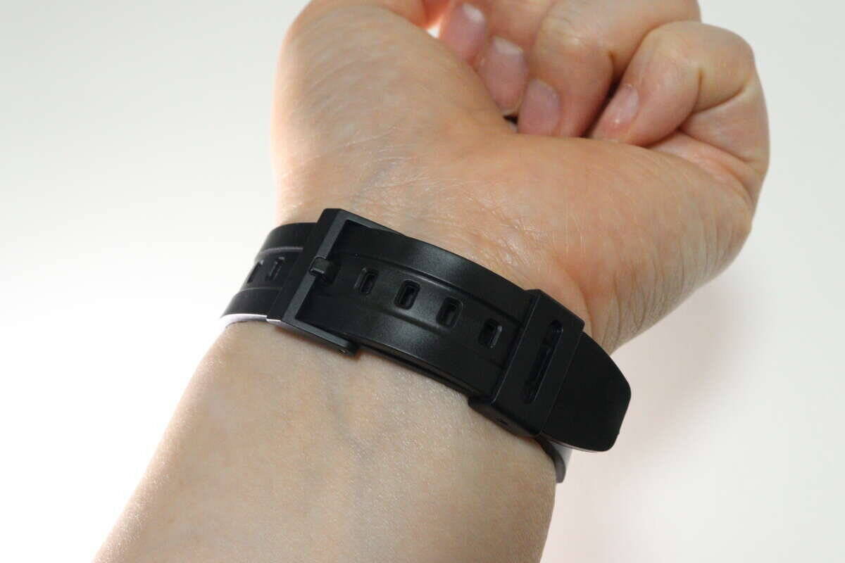 100均もここまできたか…！「たった500円でそこまでやるかね？」高機能な腕時計