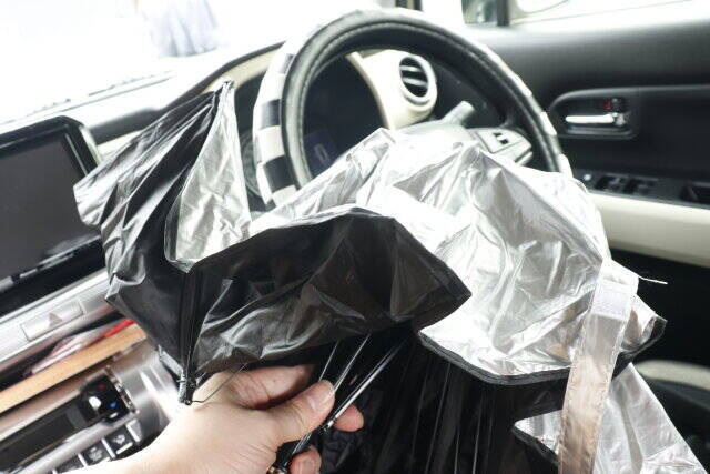 ダイソーで今大バズリ中！傘みたいな形でほんの数秒で着脱できる♡夏の必須アイテム