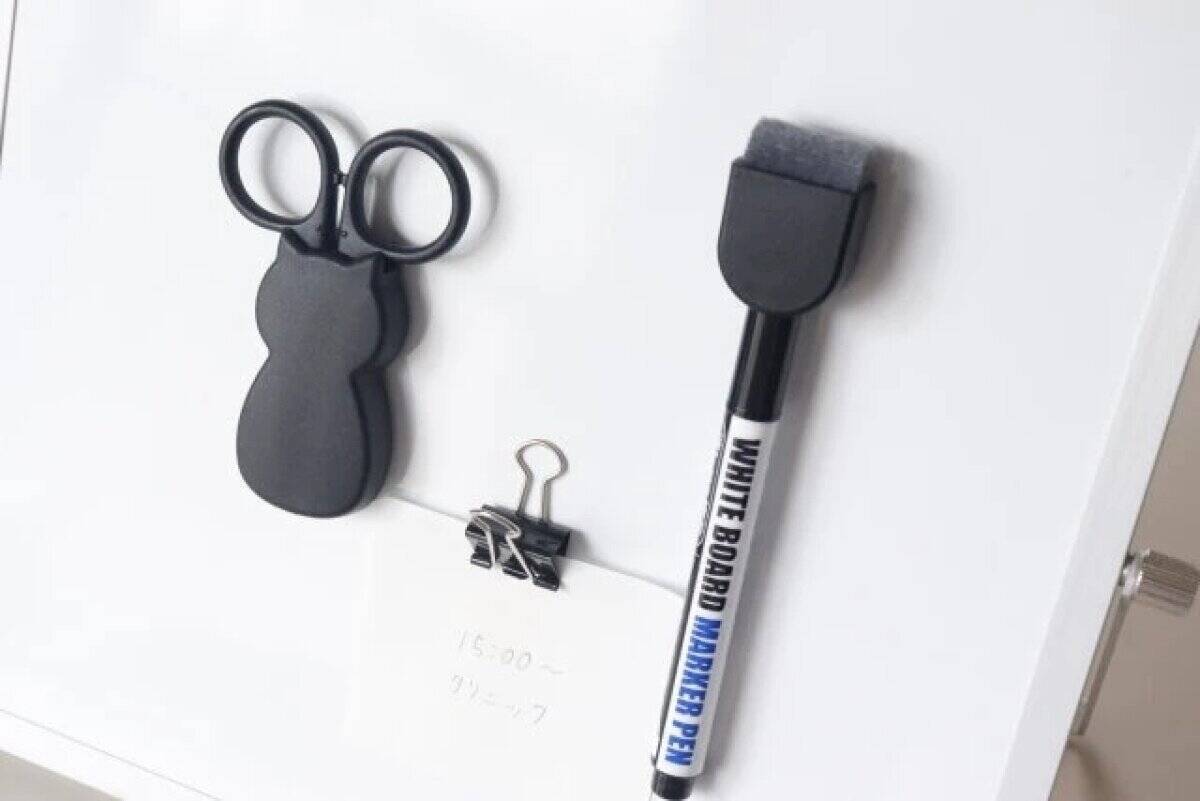早く買うべきだった…！「玄関に置いといて助かった！」スマートに使える100均便利グッズ