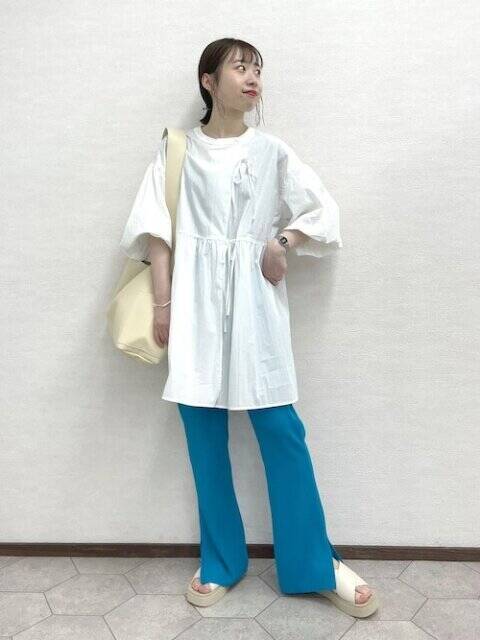 夏は「カラーパンツ」が映える！はくだけで即こなれ感♡大人女子のカラーパンツコーデ