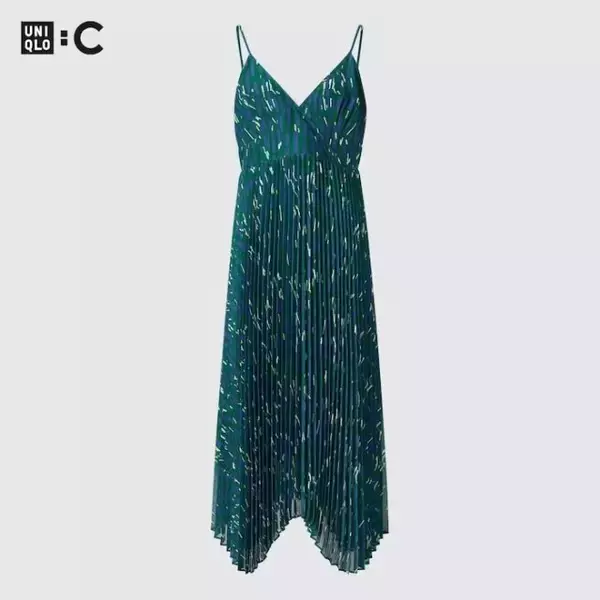 ユニクロの新作ワンピが大人コーデの1軍入り間違いなし！美シルエットなのに超ラクチン♡