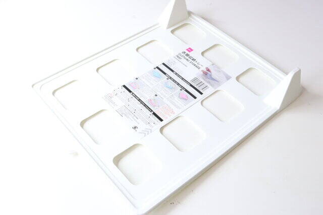 ダイソーからまたバズりそうな商品出た！取り出すとぐちゃぐちゃ…収納の悩みを解決するトレー