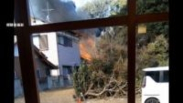 木造2階建ての住宅全焼　住人の60代女性は避難しけが人なし　千葉・鎌ケ谷市