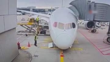 出発待ちの航空機、前輪が突然折れるトラブル　乗務員ら数人が負傷　ドイツ・フランクフルト空港