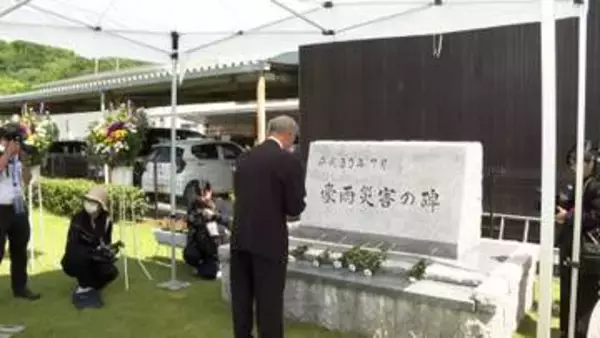 西日本豪雨から8年　愛媛で追悼の祈り　33人が犠牲となった被災地で献花