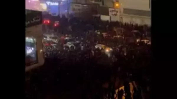 物価高騰へのイラン抗議デモは全国31の州に拡大　デモ隊と治安部隊合わせて少なくとも65人が死亡し2300人以上が拘束