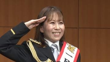 歌手の小川みすずさんと「歌って踊って」交通安全呼びかけ　大崎警察署