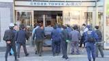 「【速報】クマが青森市街地の複合施設に“居座り”　警察が箱わな設置し捕獲急ぐ　親子2頭との情報も」の画像1