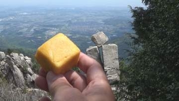 ターゲットは“登山客”…老舗和菓子店と町がタッグを組んだ新名物『頂きあんどーなつ』若き7代目職人の奮闘