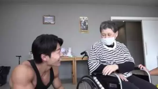 「筋トレも仕事」マッチョ介護士が介護業界の人手不足に挑む　利用者もトレーニングを始め明るく活発に