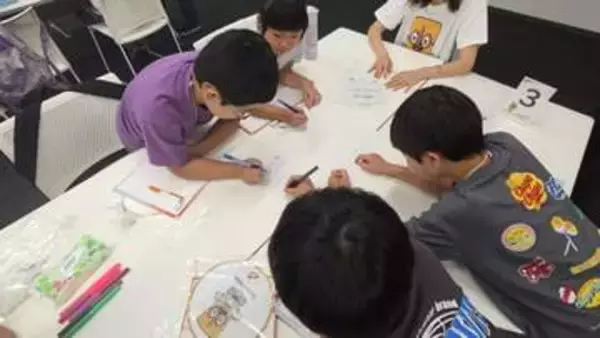 「紫ならブドウ味？」子どもたちが“無意識の思い込み”学ぶ体験イベント　「自分の可能性を広げて」東京で開催